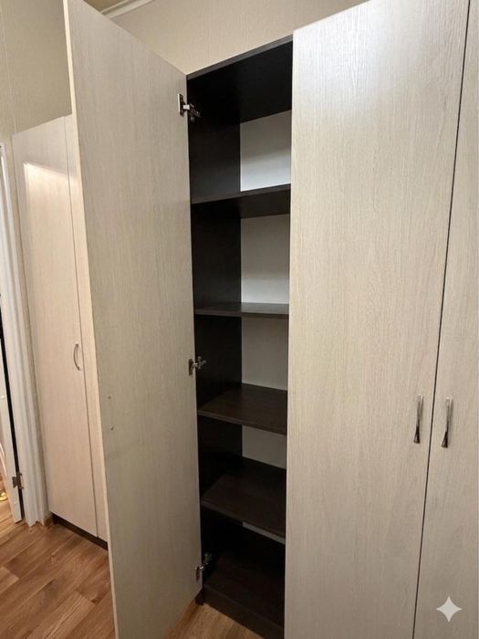 Продоется шкаф полочный