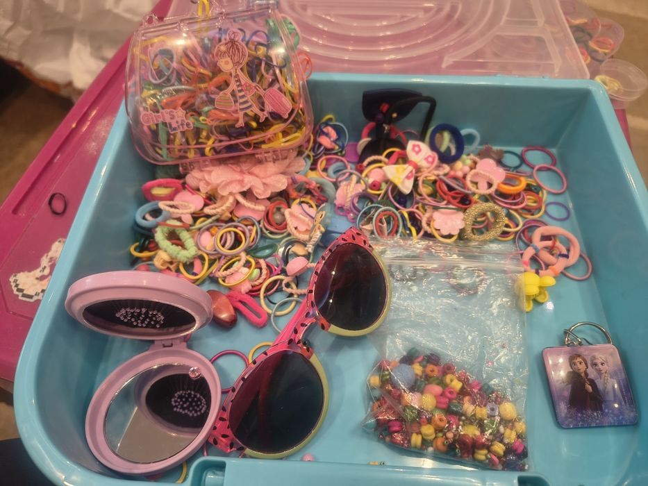 Кутия с различни ластички