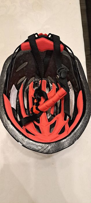 Предпазна каска за колоездене