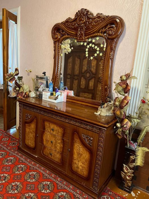 Spalni mebel sotiladi HITOY