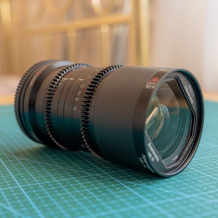 Sirui Saturn 35mm t2.9 1.6x anamorphic neutral flare- L-mount Lumix