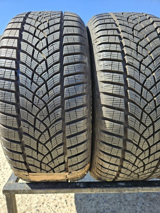 Vând anvelope iarna 265/40/20 265/40r20 GOODYEAR