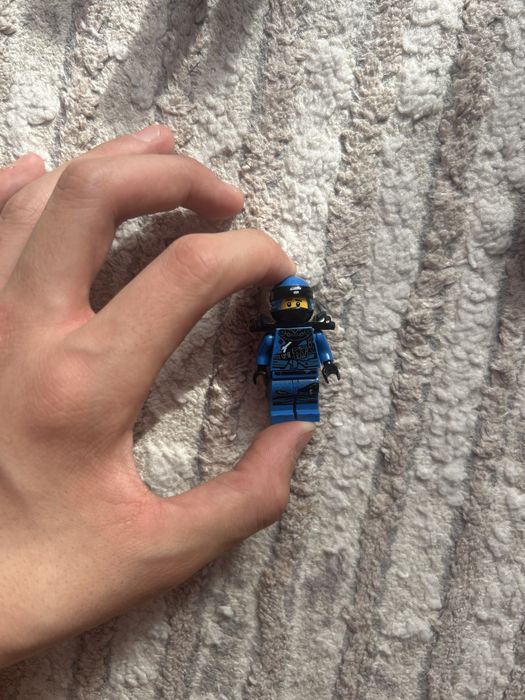 Лего фигурки продам их