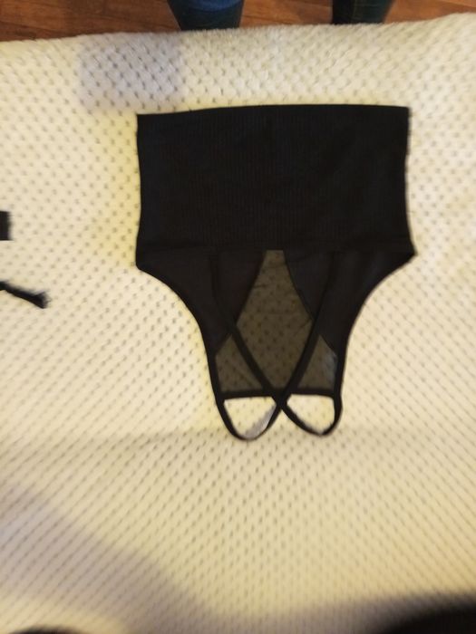 Секси потниче за слабичко момиче