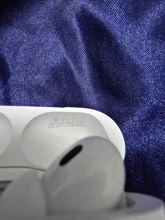 Căști Airpods Pro 2nd, putin folosite, ca noi