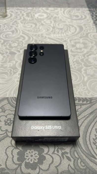 Samsung S25 ultra 51gb Black