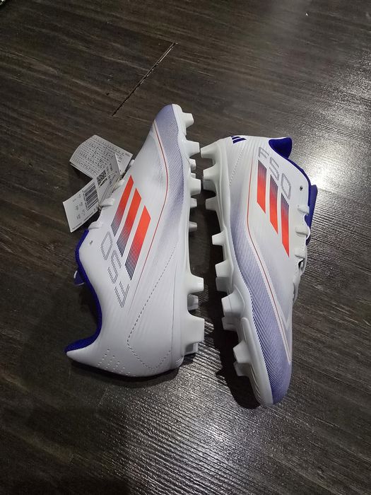 Футболни детски бутонки Adidas F50 Club FXG - размер 37 1/3