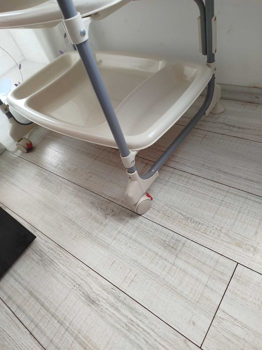 Masă pentru înfășat bebe 2in1 + cădita incorporata