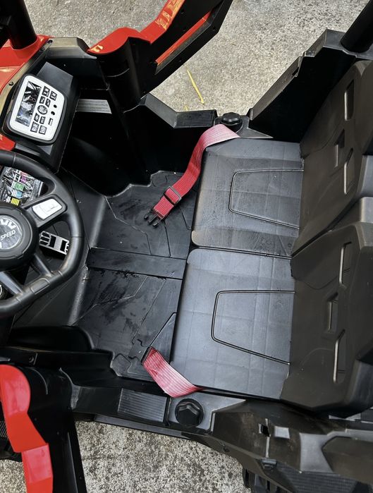 Детски  електрически двуместен джип