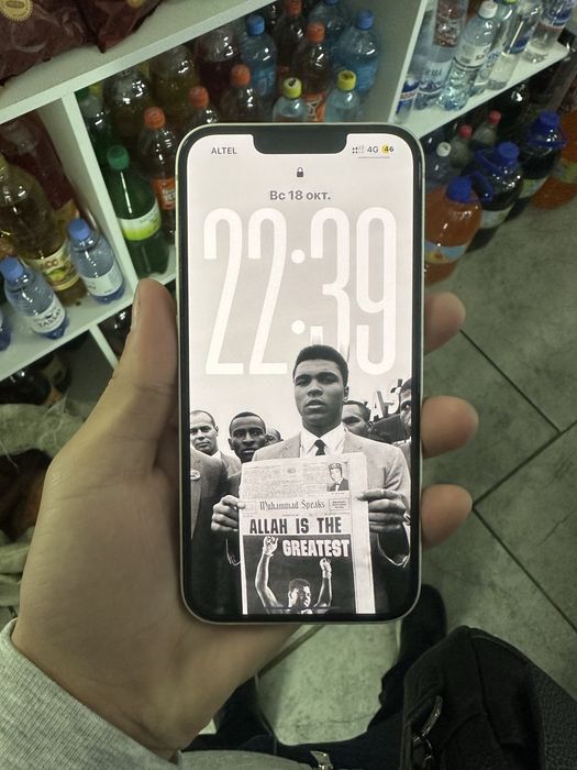 iPhone 13 в белом цвете