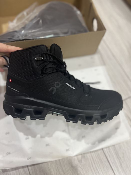 Кроссовки ON Cloudrock Mid WP черный