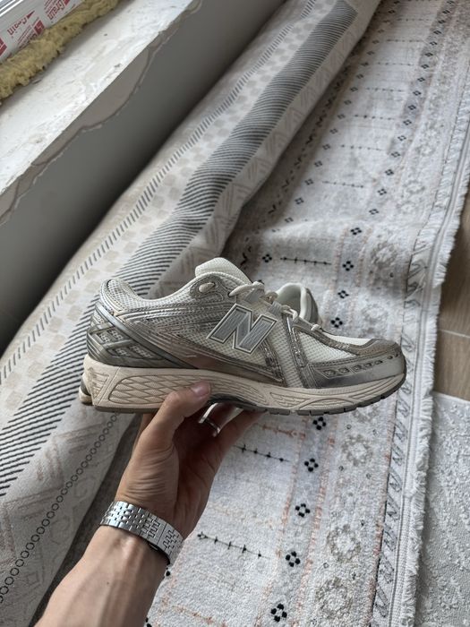 New balance 1906R