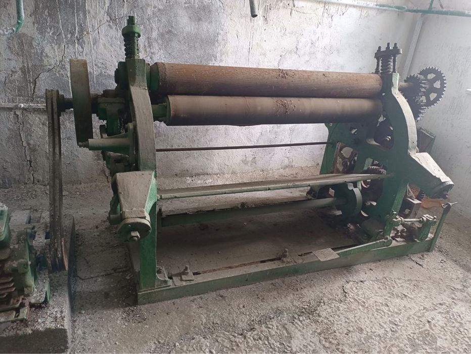 Шубный сехтын станоктары бар тігін машинкалары бар Қаратау қаласында т