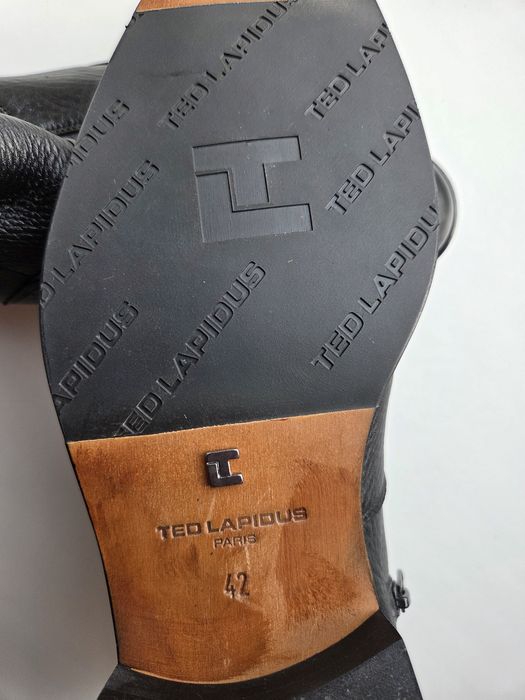 Продам новые ботинки