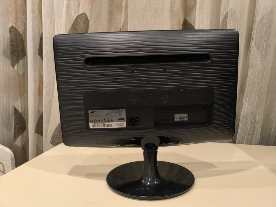 Монитор Samsung SyncMaster