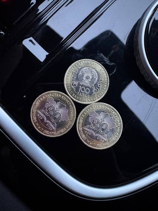 Монета тенге 100