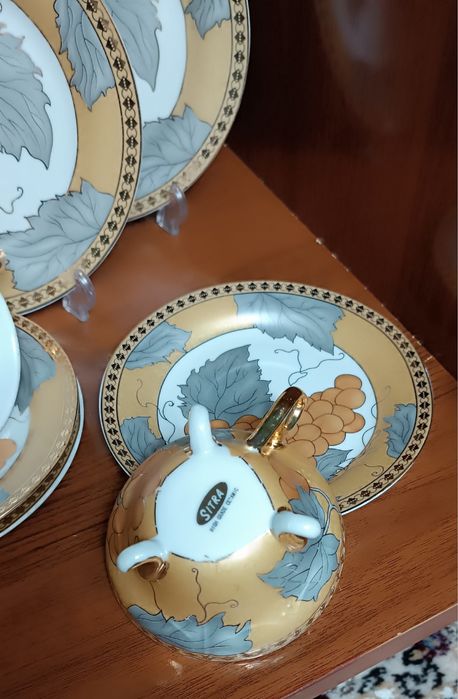 Сервиз  посуда .