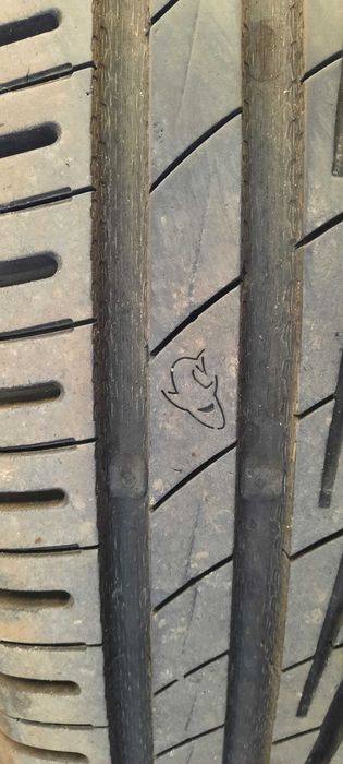 ЛЕТНИ ГУМИ УНИРОЯЛ 185/65/15 ПОЧТИ НОВИ с джанти за Фиат Пунто Ево