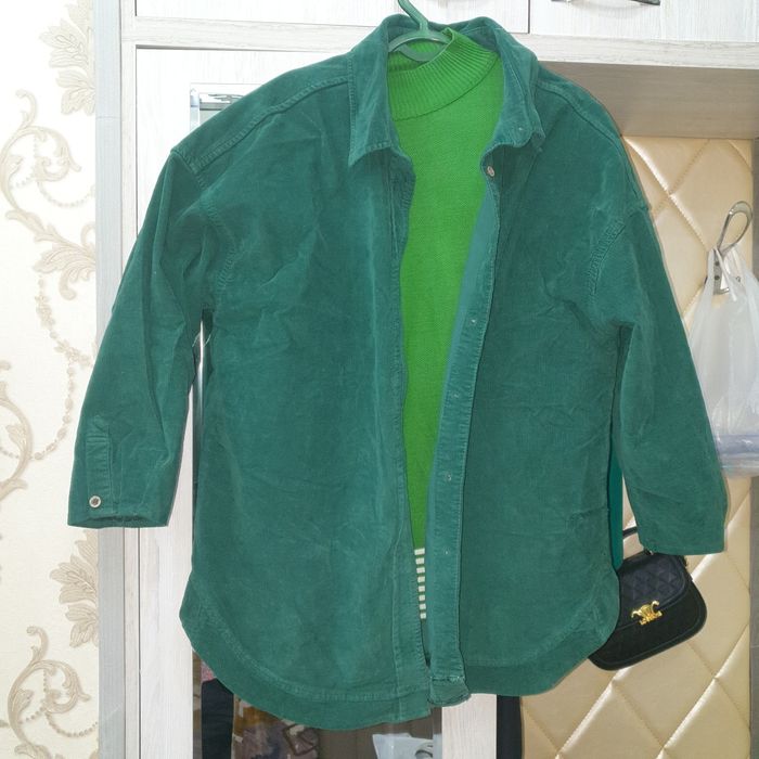 Свитер и блузки женские