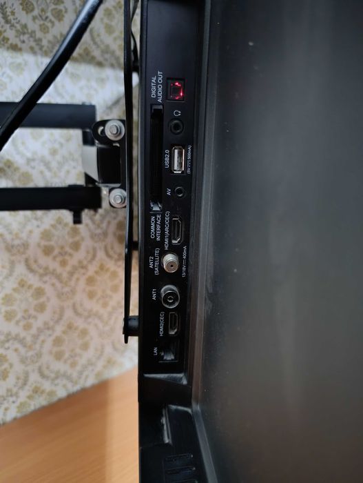 Телевизор DEXP A321 HD Smart TV