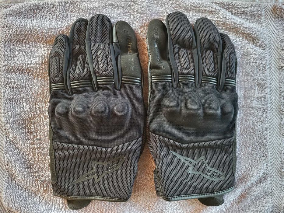 Висок клас яке и ръкавици за мотоциклетисти