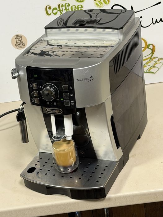 Кафемашина кафе автомат delonghi magnifica S с гаранция
