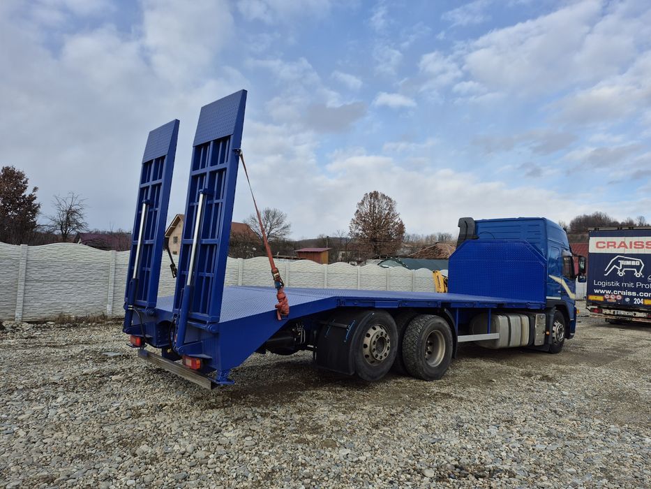 Camion volvo autoplatforma