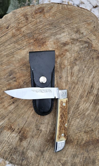 Vând briceag mâner corn de cerb