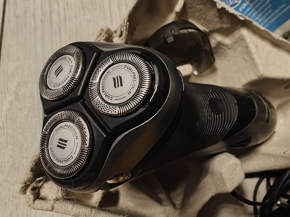 Aparat de ras Philips