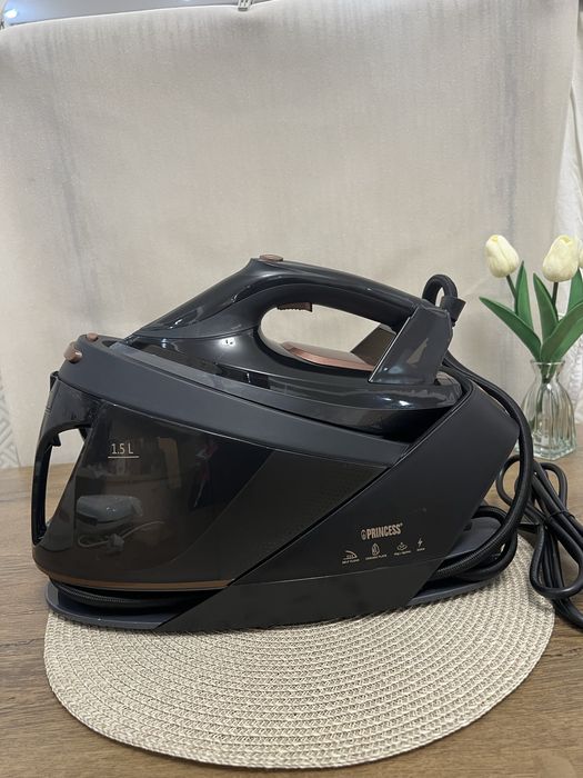 Ютия с парен генератор Princess 323090 Steam Station