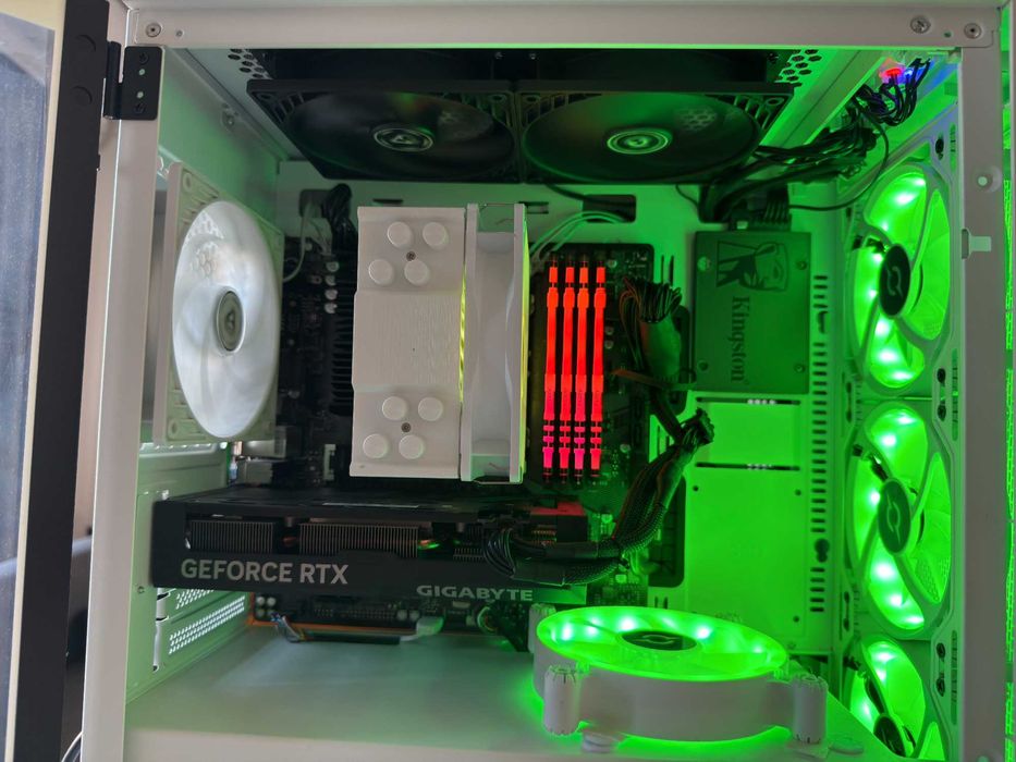 PC gaming cu RTX 4060 Ti si 64GB RAM
