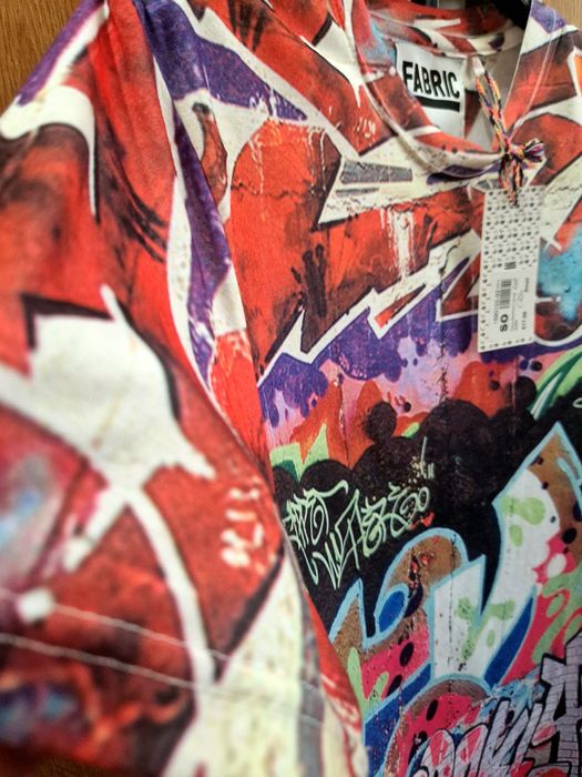 Tricou Fabric grafitti,nou cu etichetă