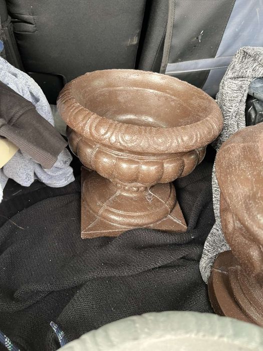 Ръчно произведени кашпи и саксии