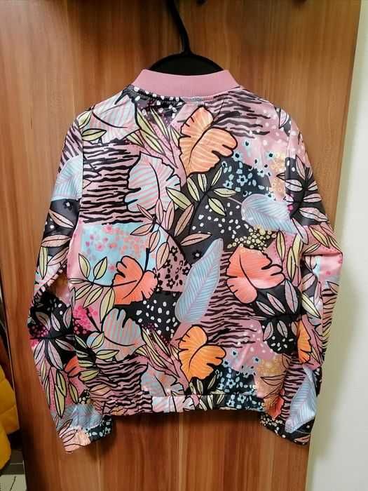 Елегантно сатенено яке