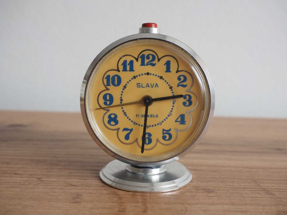 Ceas deșteptător mecanic sovietic „Slava”, funcțional