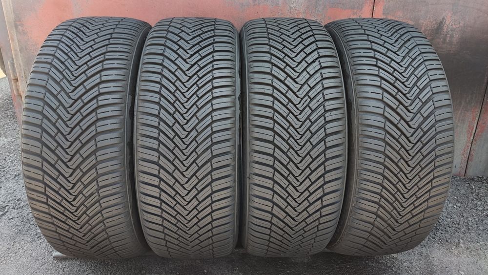4бр. всесезонни гуми 215/45/18 Continental All Season Contact 
dot4123