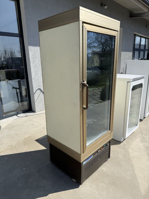 Минусова хладилна витрина