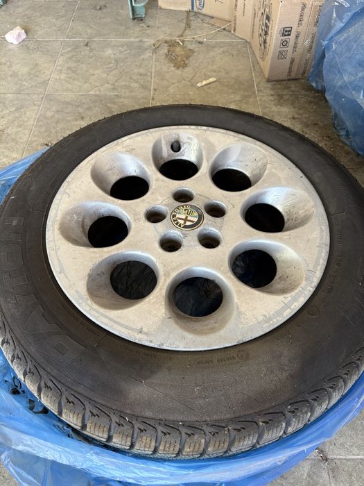 Зимни гуми с алуминиеви джанти 185/65 R15-4бр.