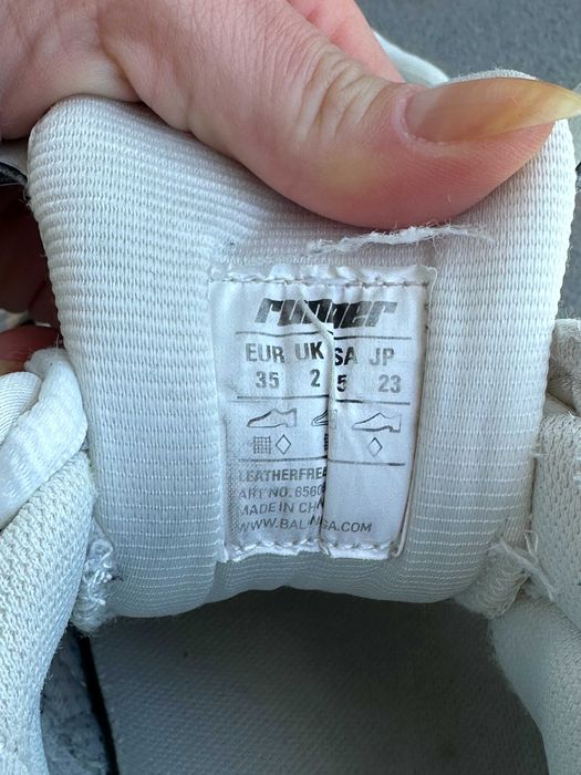Sneakersi Balenciaga 35