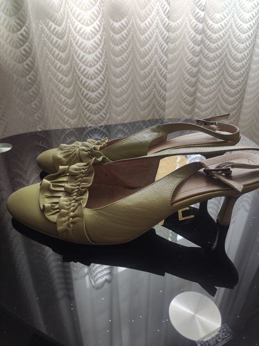 Босоножки светло-зеленые