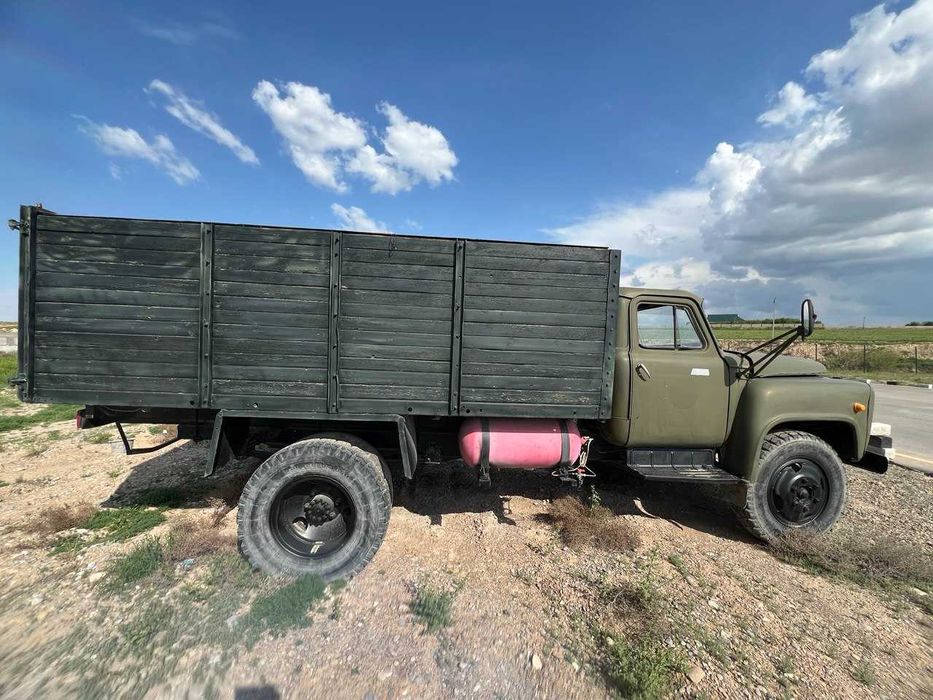 Yuk mashinasi srochna sotiladi