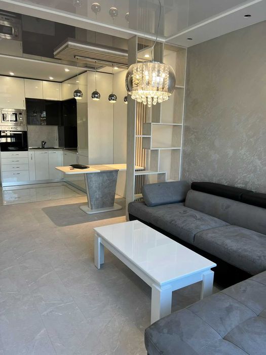 Продава се Двустаен апартамент в Пловдив, Тракия - 81 кв.м за 1976 €/кв.м - Снимка #1