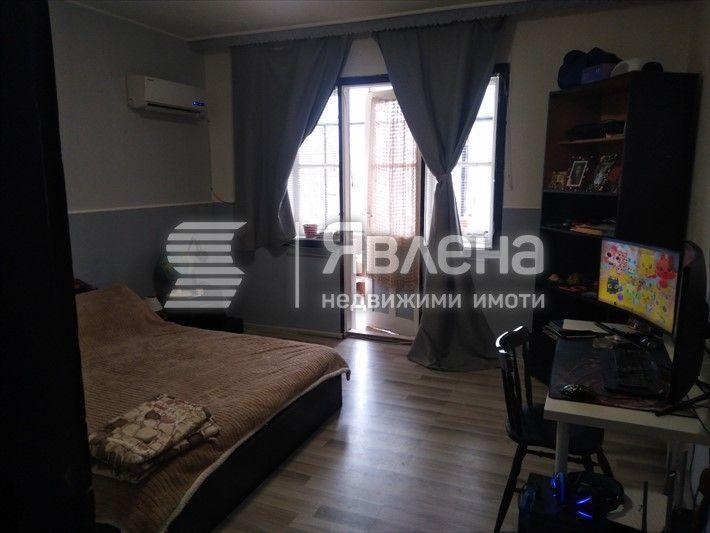 Два етажа от къща Окръжна болница