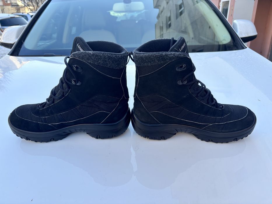 Bocanci LOWA marimea 44