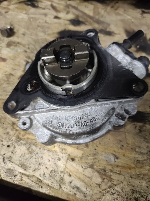 Вакум помпа за Пежо/Peugeot 208,308 1.2t