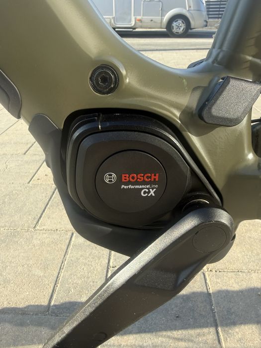 Bicicleta electrica Cube baterie 800 motor bosch smart