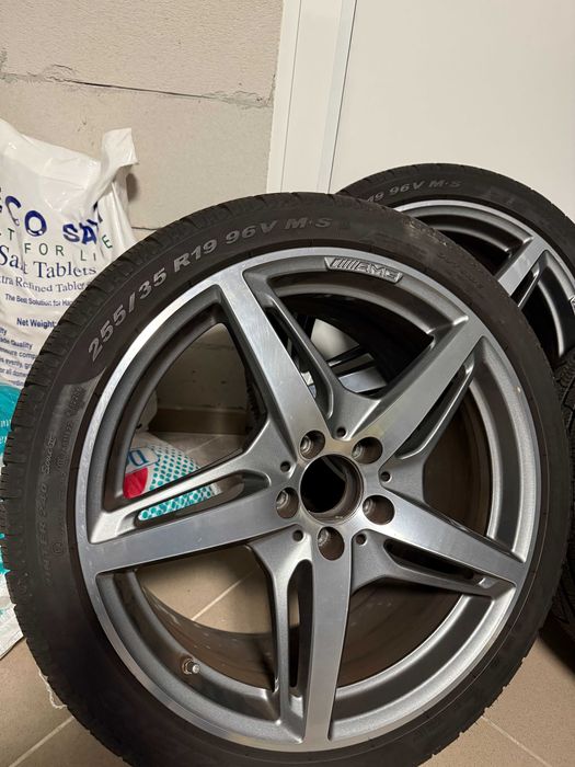 19" Джанти със зимни гуми Mercedes GT AMG 255/35/19