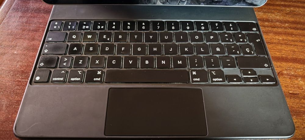 Ipad 12,9" 4th generation 128 GB + Magic keyboard+apple pencil