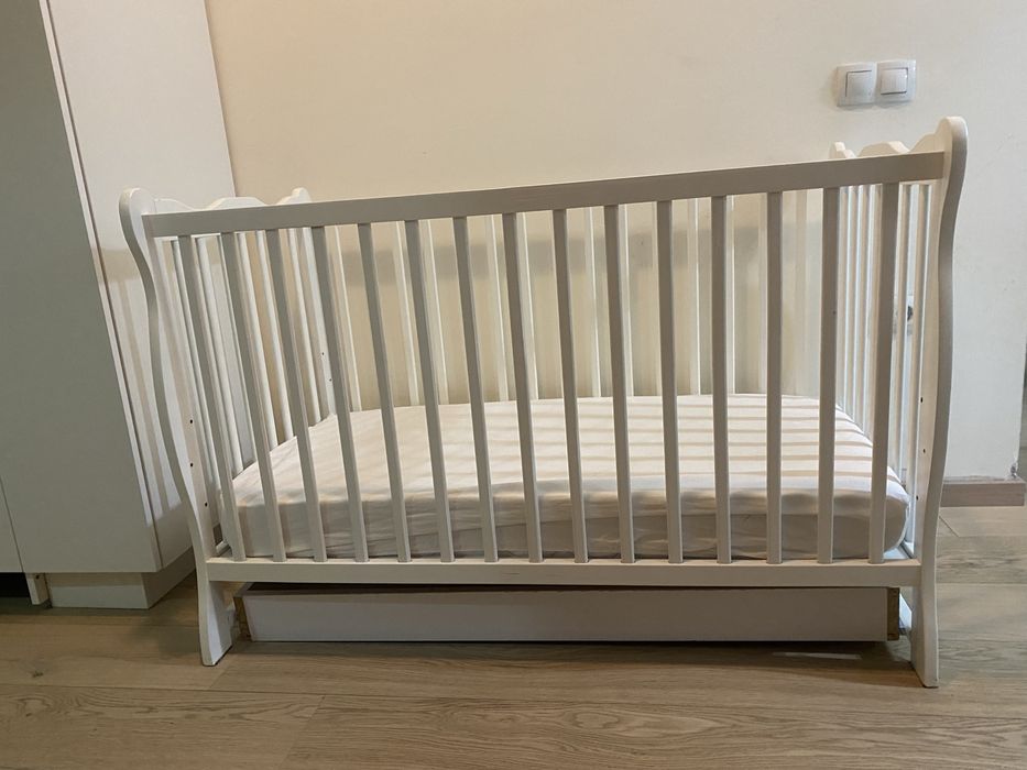 Pătuț bebe alb cu sertar + saltea premium
