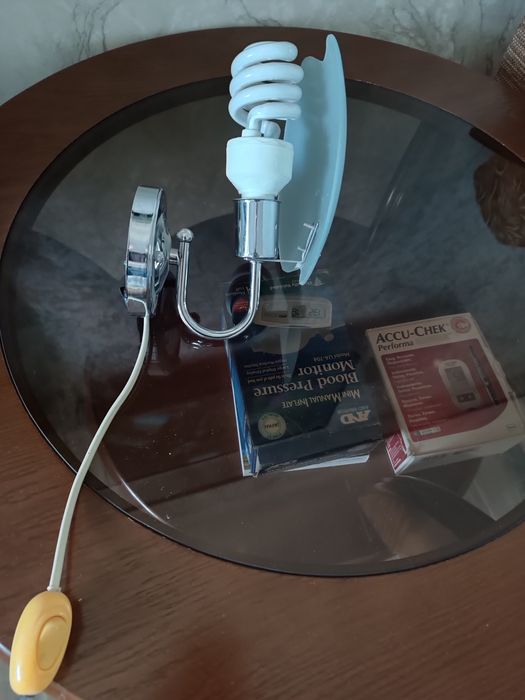 Продаются люстры и бра для зала спальни, прихожей, и балкона